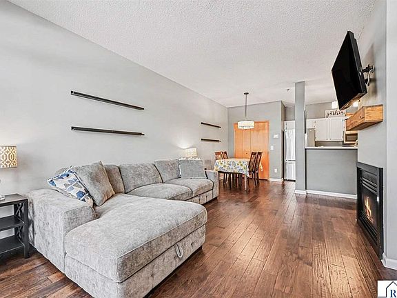 4th image of 17900 Cobblestone Way