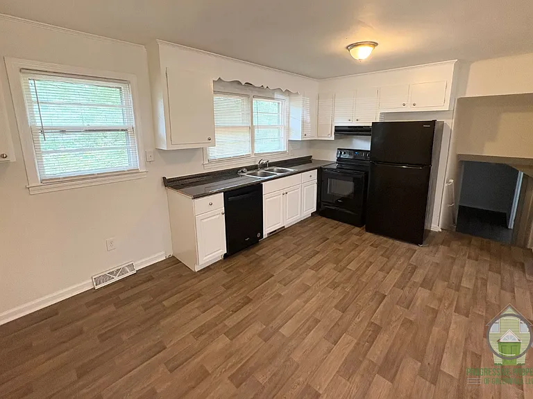 203 Daisy Dr — Photo 3
