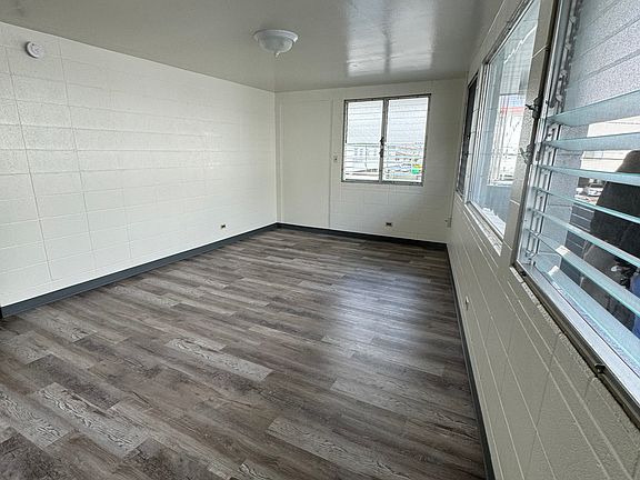 2nd image of 516 N School St #7