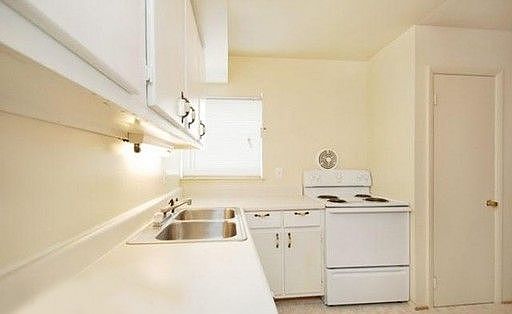 2nd image of 113 New Castle Dr #A