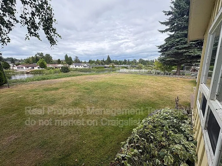 8252 Cowichan Rd — Photo 24