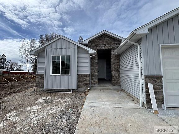 2nd image of 394 Wind River Dr