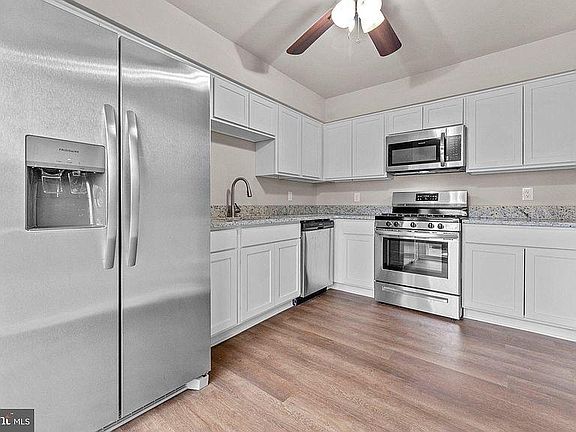 3rd image of 10644 Wakeman Dr