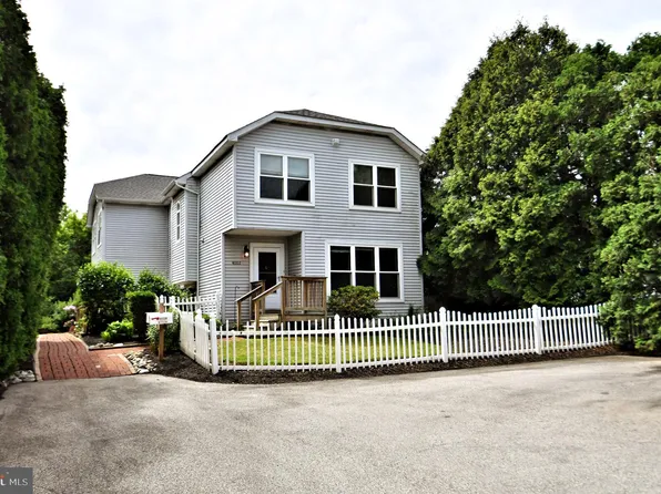 4002 Crescent Ave, Lafayette Hill, PA 19444