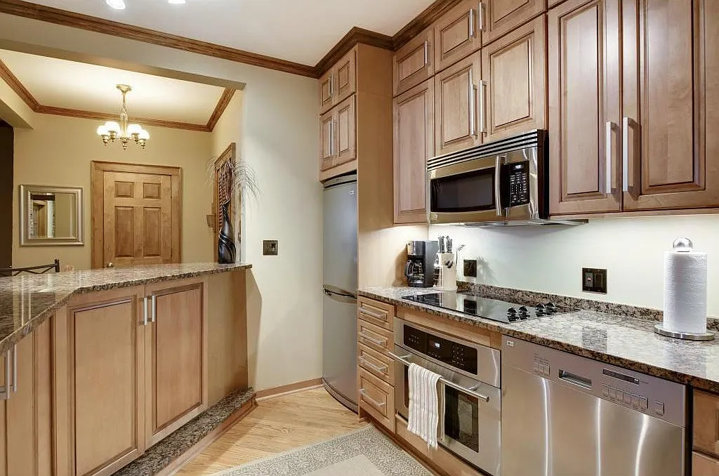 1 bed, 742 sqft, $1,395 — Photo 3