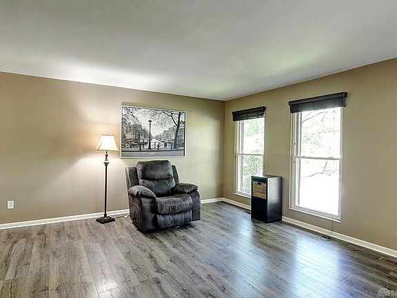 4th image of 1357 King Richard Pkwy