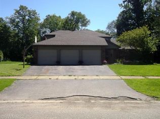 381 Timber Dr, Coloma, MI 49038