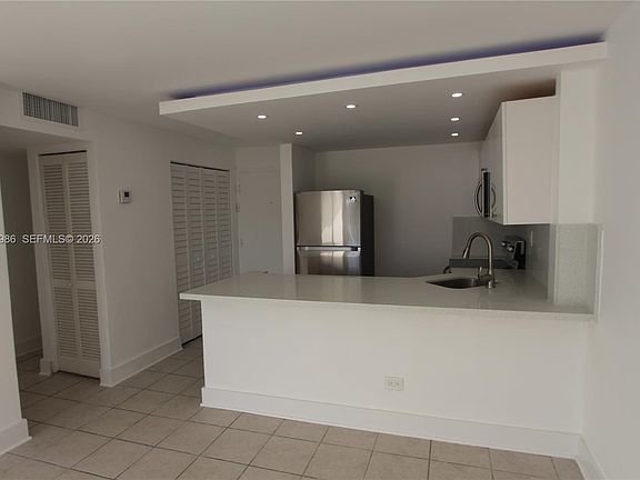 3rd image of 801 NW 47th Ave APT 614W