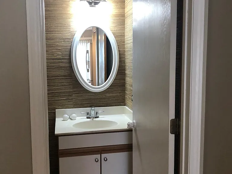 1207 Orleans Dr — Photo 12