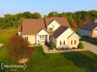8383 Parkside Dr, Grand Blanc, MI 48439