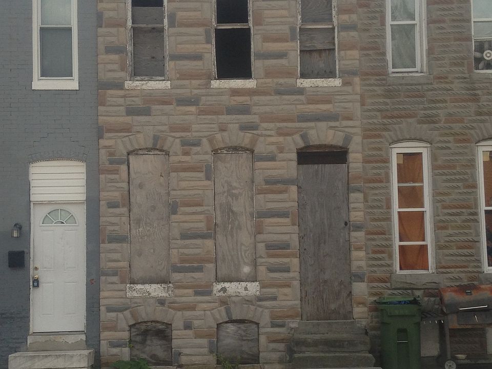 2nd image of 2411 E Biddle St