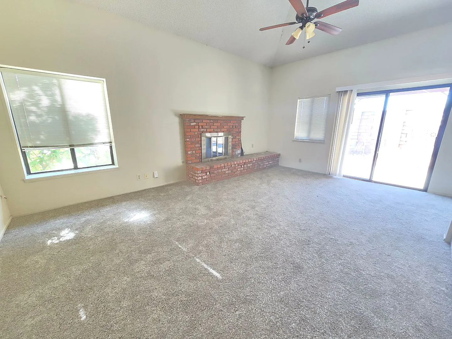 Condo for Rent in Montefino Townhomes Premium Amenities & Prime Location! — Photo 4