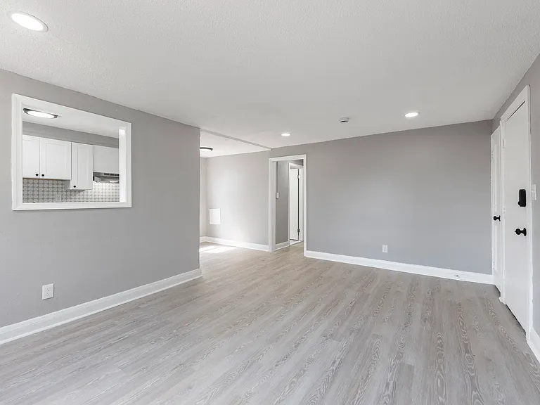 2601 Fairview Ave — Photo 9