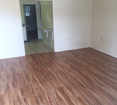 3rd image of 608 W Lafayette St APT 4