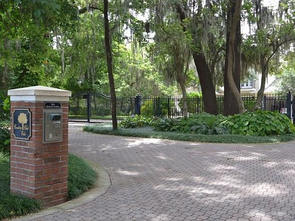 3rd image of 1235 Country Club Oaks Cir