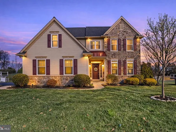 1520 Zestar Dr, Mechanicsburg, PA 17055