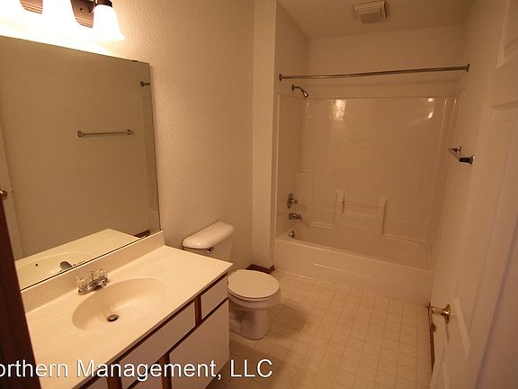 3rd image of 2202 Meadowland Dr #101