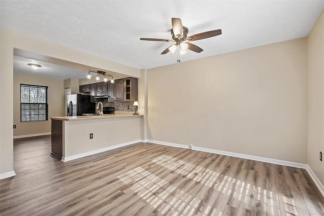 3 bed, 4.0 bath, 1464 sqft, $1,850 — Photo 4