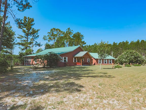 3rd image of 3733 Oak Hill Rd