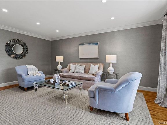 5th image of 76 Davis Avenue