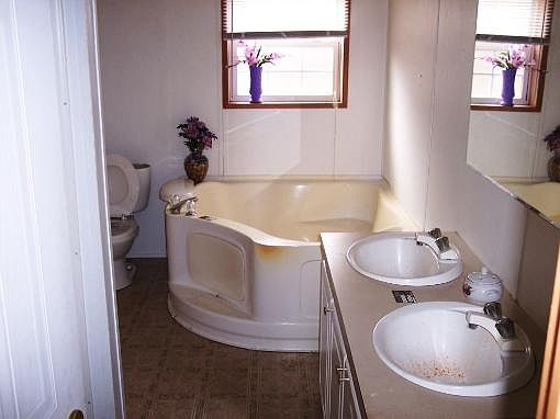 5th image of 294 Campbell Pl