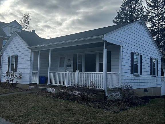 2nd image of 1037 Maple St