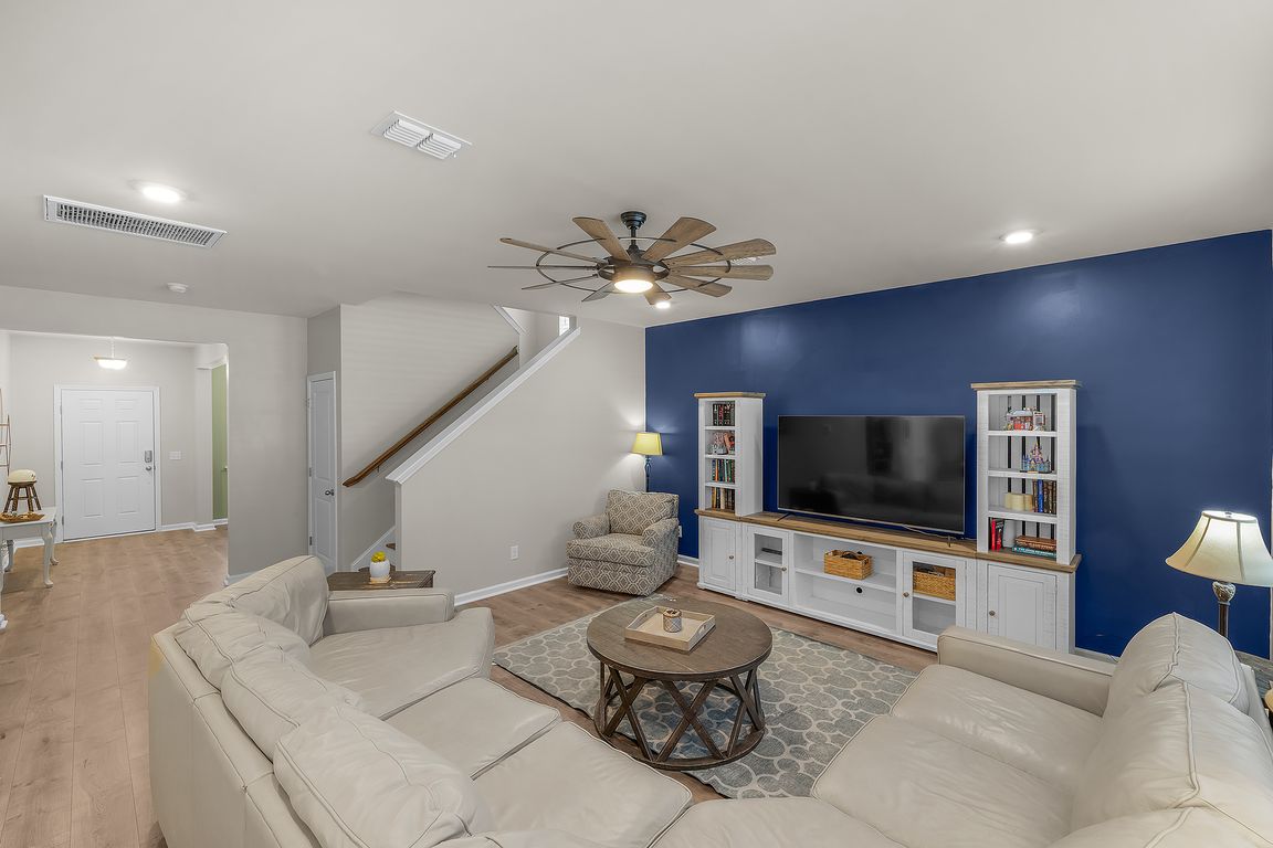 next background image