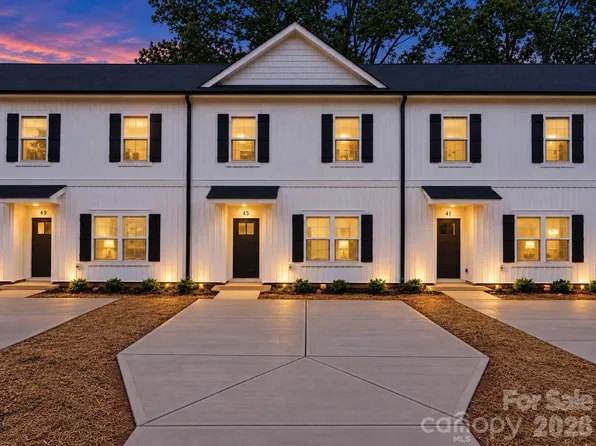 49 E 13th St, Newton, NC 28658