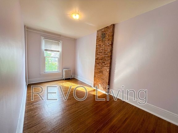 5th image of 90 Church St