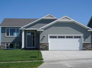 607 12th St NW, Kasson, MN 55944