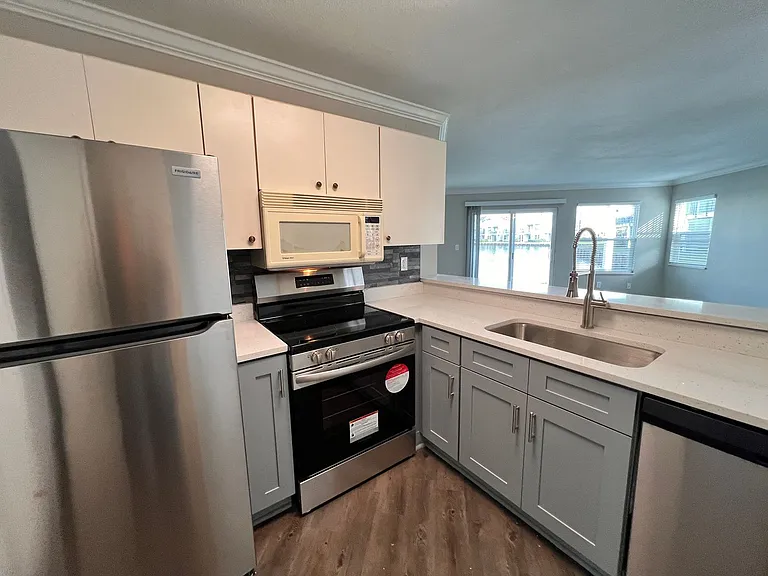 2536 Woodgate Blvd #107 — Photo 4
