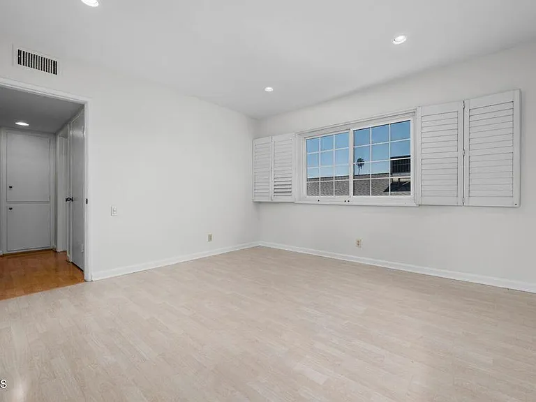 385 Cliff Dr #8 — Photo 23