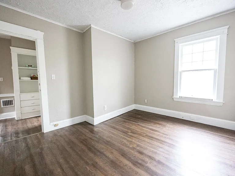 2295 Grandview Ave — Photo 14