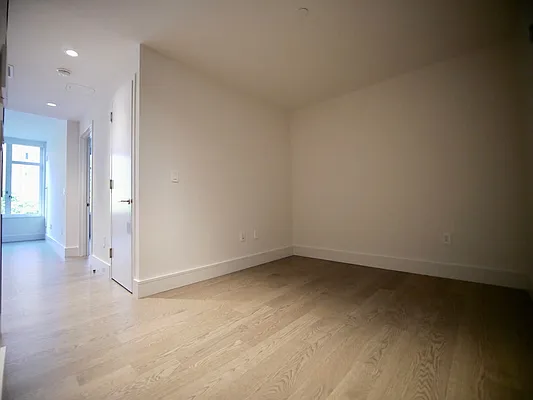 Rented by Extell Marketing Group LLC | media 7