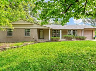 1066 Orchard Lakes Dr, Saint Louis, MO