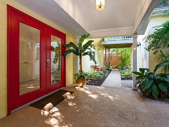 5th image of 5214 Avenida Del Mare