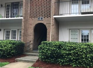 6 Fountain View Cir, Greensboro, NC 27405