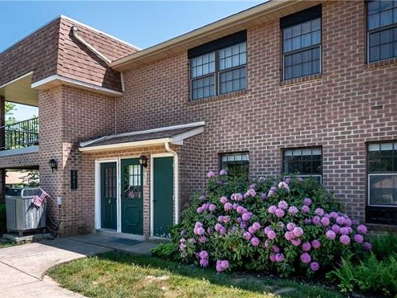 2nd image of 2841 Springhaven Pl