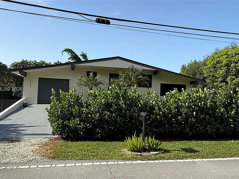 10751 SW 48th St — Photo 2