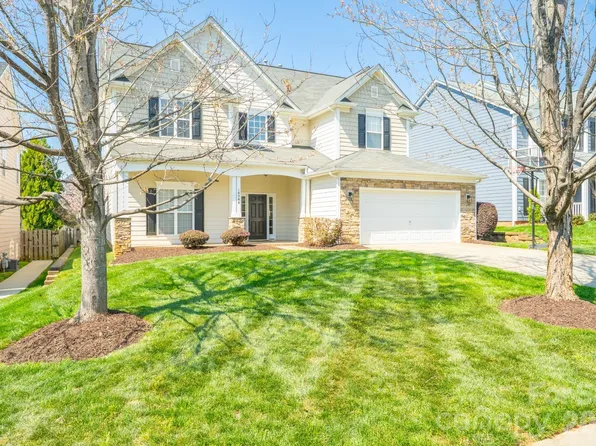 10346 Falling Leaf Dr NW, Concord, NC 28027