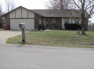 2378 W Swallow St, Springfield, MO 65810