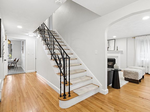 3rd image of 17 Woodhaven Rd