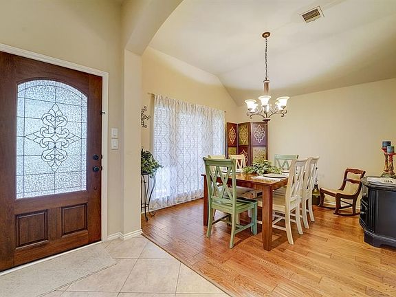 2nd image of 852 Skyspring Lane