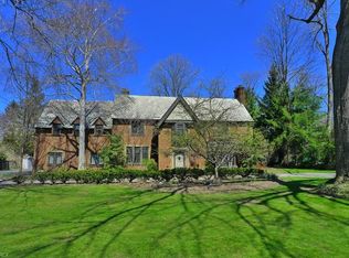 21375 Shaker Blvd, Shaker Hts, OH 44122