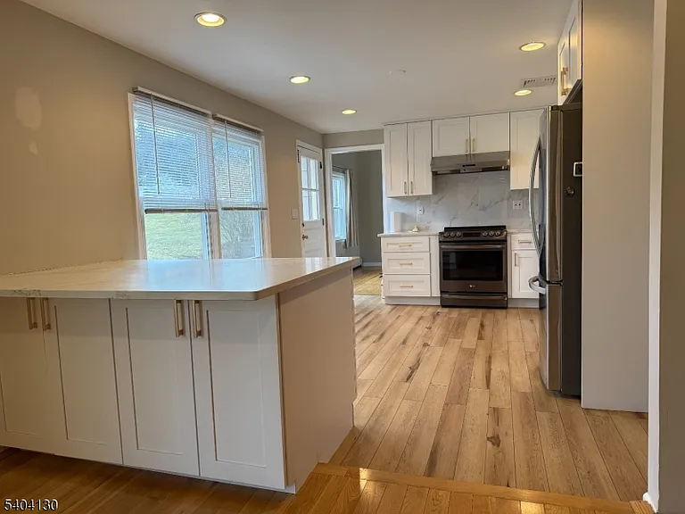 126 Sagamore Dr — Photo 7