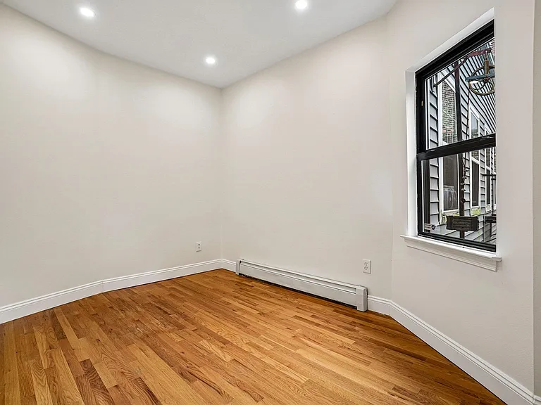 82 Manhattan Ave #6 — Photo 14