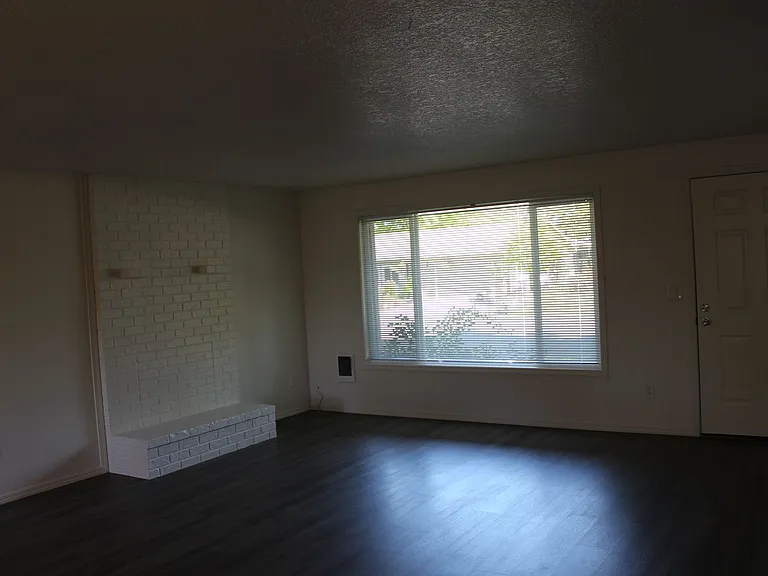 2588 NE Grant St — Photo 7