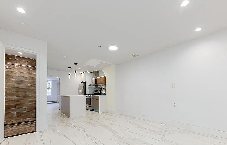 1st image of 24 Suydam Pl APT 1