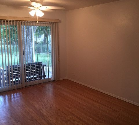3rd image of 222 Schmeltzer Ln