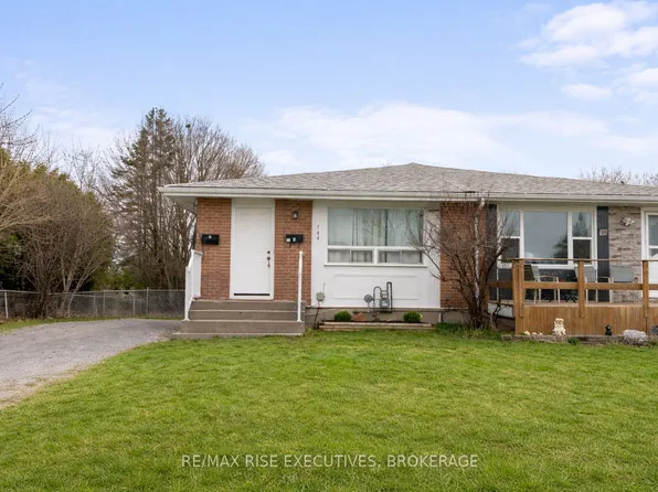 744 Selkirk Rd, Kingston, ON K7P 1A5